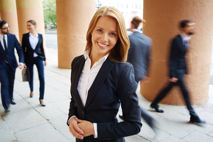 入社 式 スーツ 女性