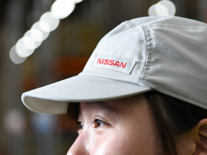 日産の正社員としてフォークリフトの技術を活かす。
現場をまとめる「監督者」を目指していただきます。