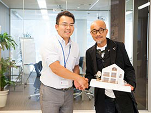 平均初任給32万!5年目平均月収42万以上!
入社祝金20万!業績賞与あり!転勤なし!